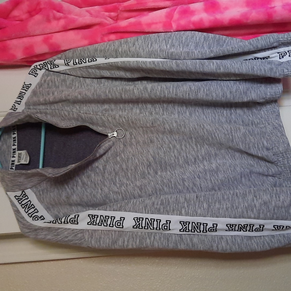 VS Pink sweatshirt